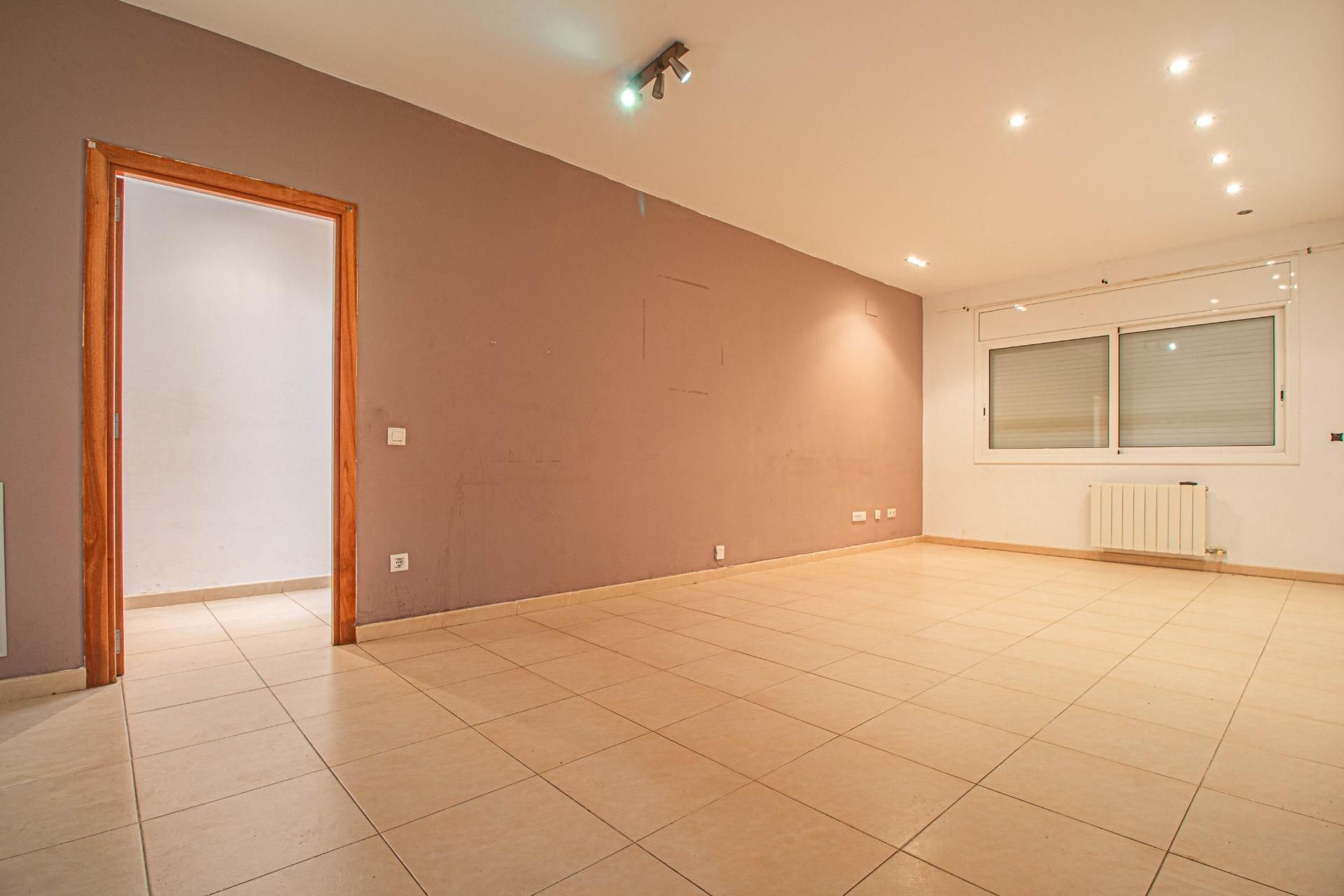 Planta baja en venta en Figueres con Calefacción