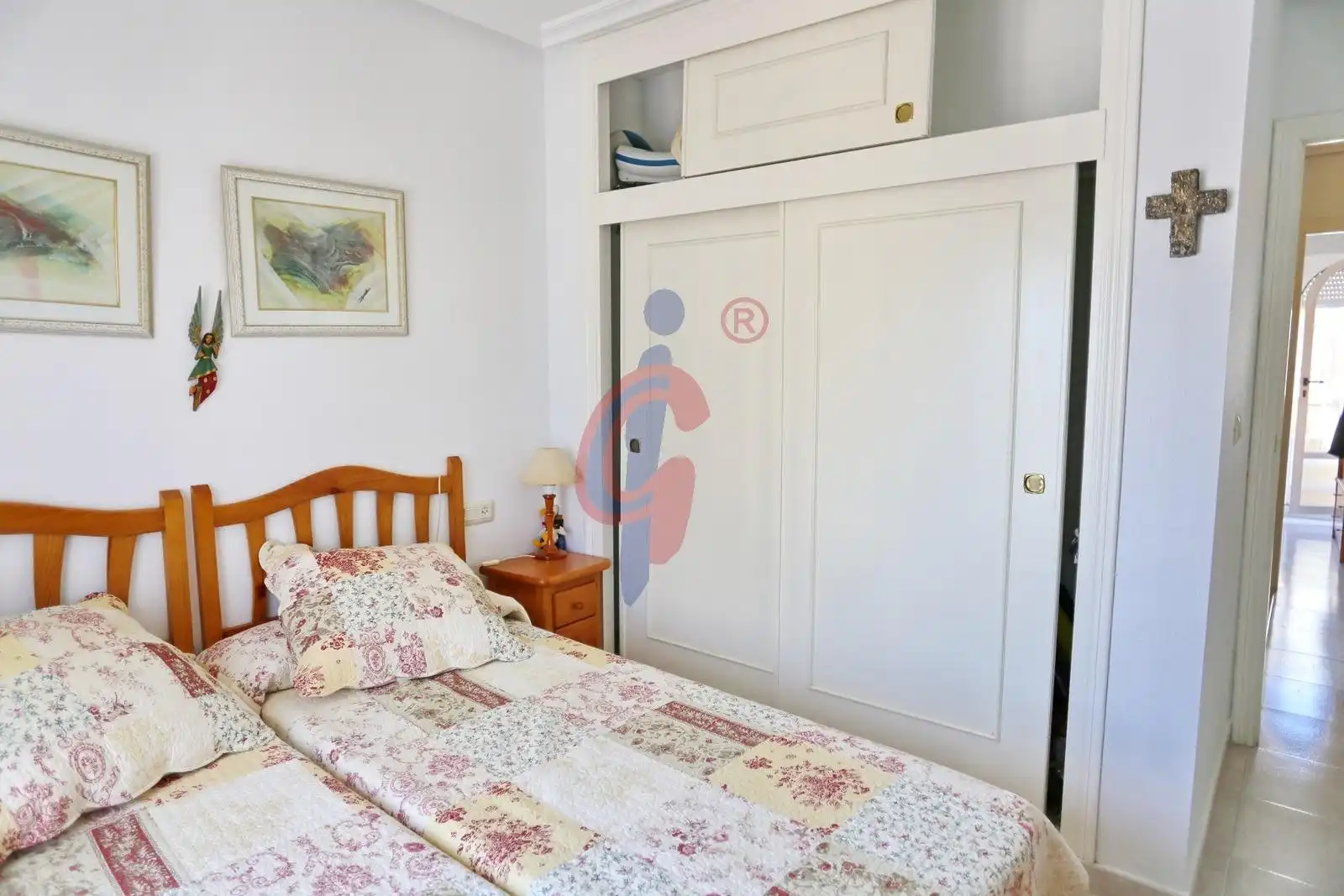 Habitación de Casa adosada en venta en Guardamar del Segura con Jardín privado, Terraza y Amueblado