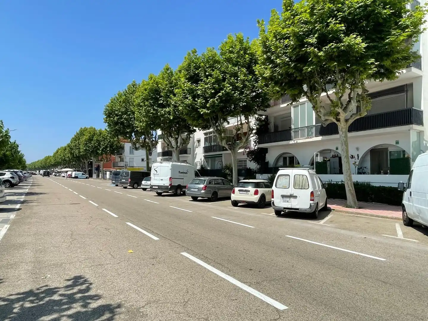 Vista exterior de Apartament en venda en Empuriabrava amb Terrassa