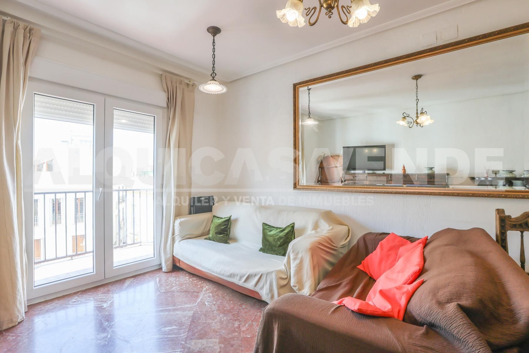 Living room of Flat for sale in  Sevilla Capital  with Air Conditioner, Heating and Terrace