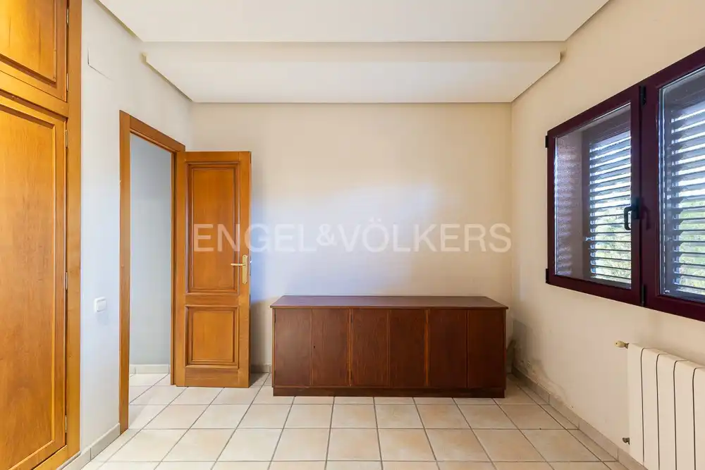 Houses for sale in La Pobla de Vallbona  with Air Conditioner, Heating and Private garden