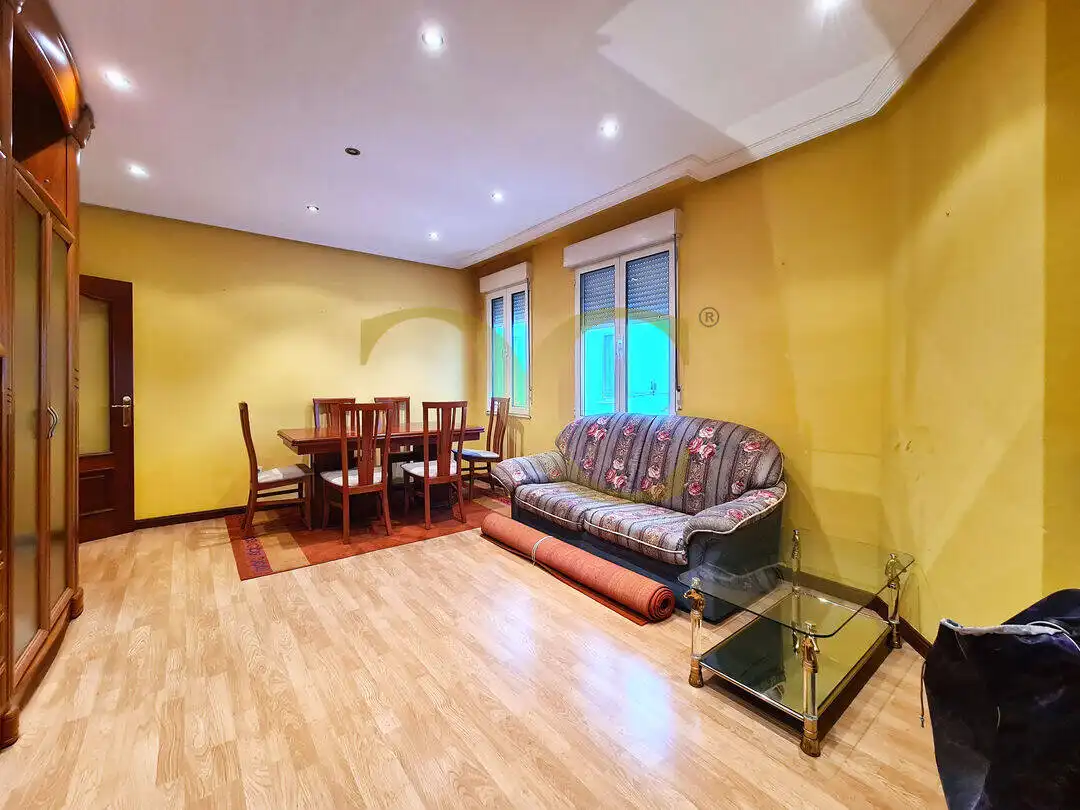 Sala d'estar de Pis en venda en Oviedo 