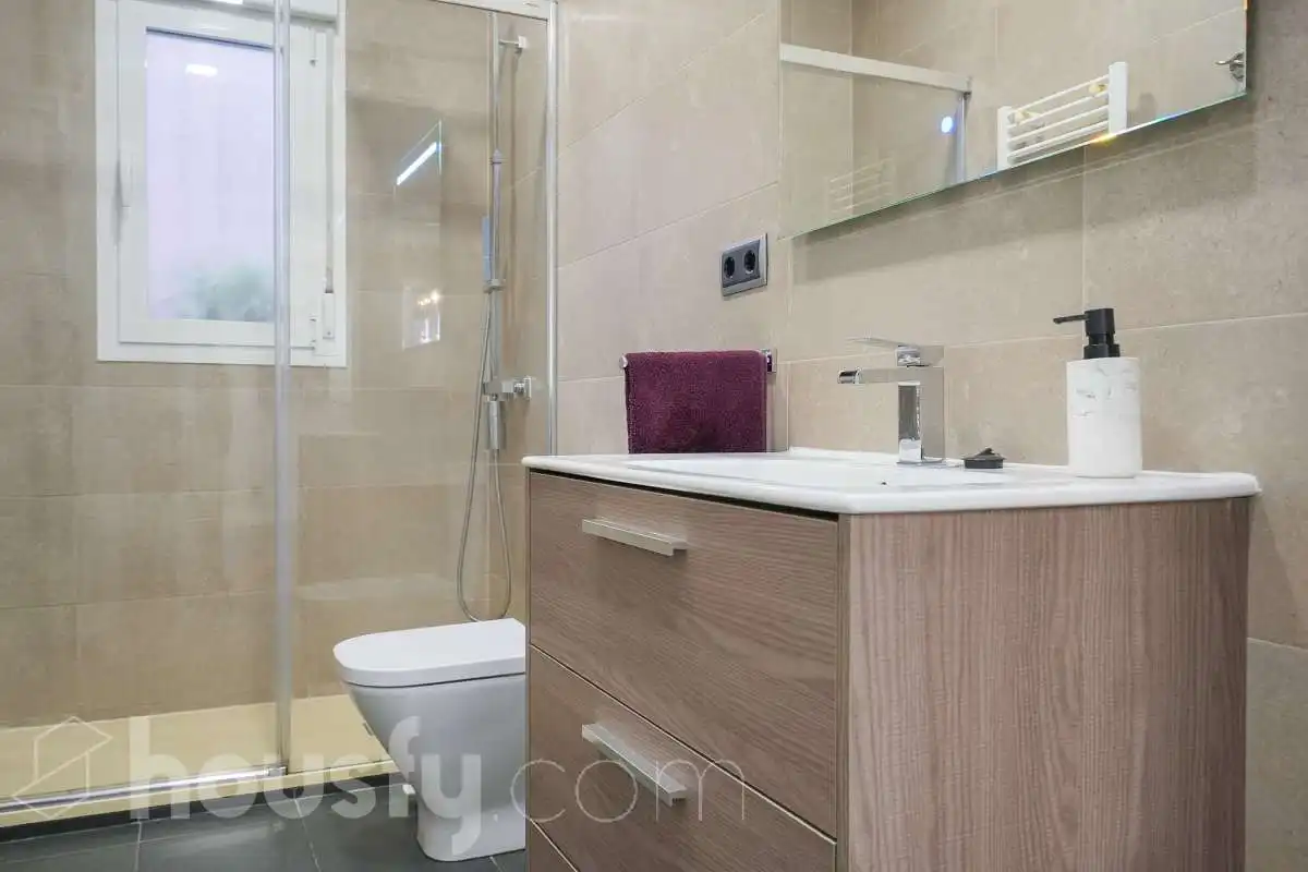 Baño de Piso en venta en Madrid con Aire acondicionado, Calefacción y Amueblado