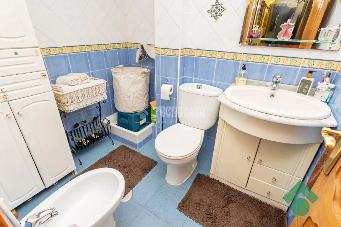 Bathroom of Detached homes for sale in Algeciras  with Heating and Private garden