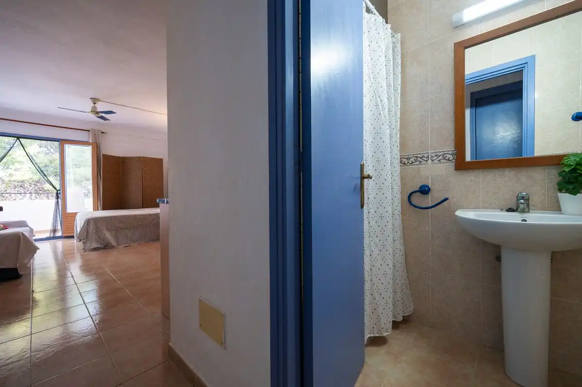 Baño de Estudio en venta en Sant Joan de Labritja con Calefacción, Jardín privado y Piscina