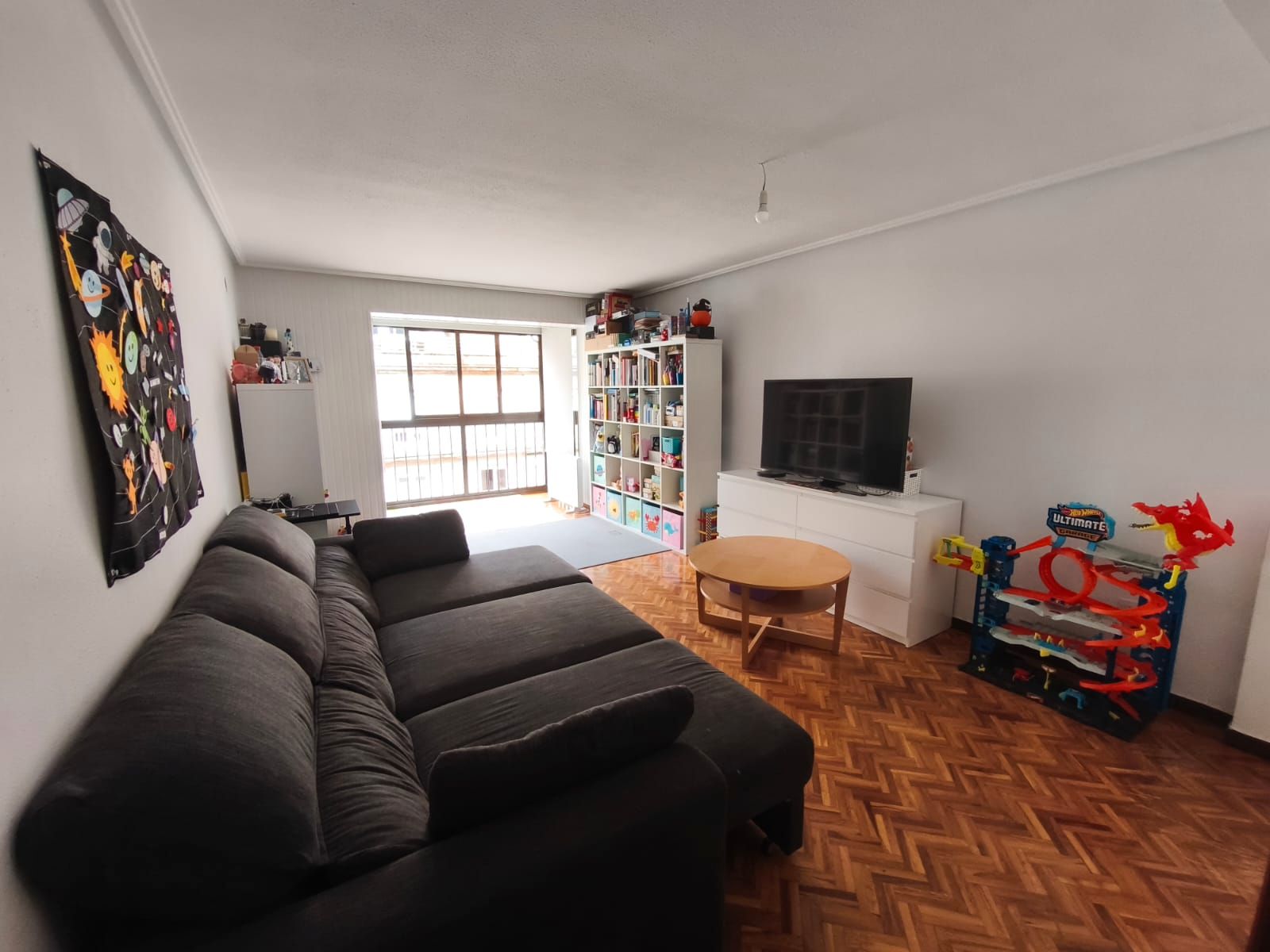 Living room of Flat for sale in Ourense Capital   with Heating, Parquet flooring and Storage room