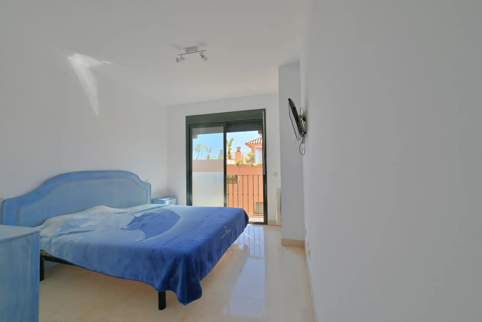 Apartment with pool for sale in Calahonda, imagen 5