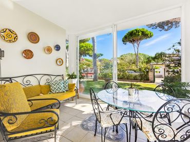 Villa mit Garten zum Verkauf in Sancti Petri