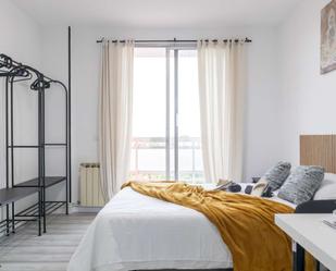 Bedroom of Flat to share in  Madrid Capital  with Air Conditioner and Terrace