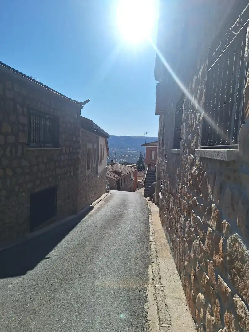 Vista exterior de Casa o chalet en venta en San Bartolomé de Pinares con Calefacción y Balcón