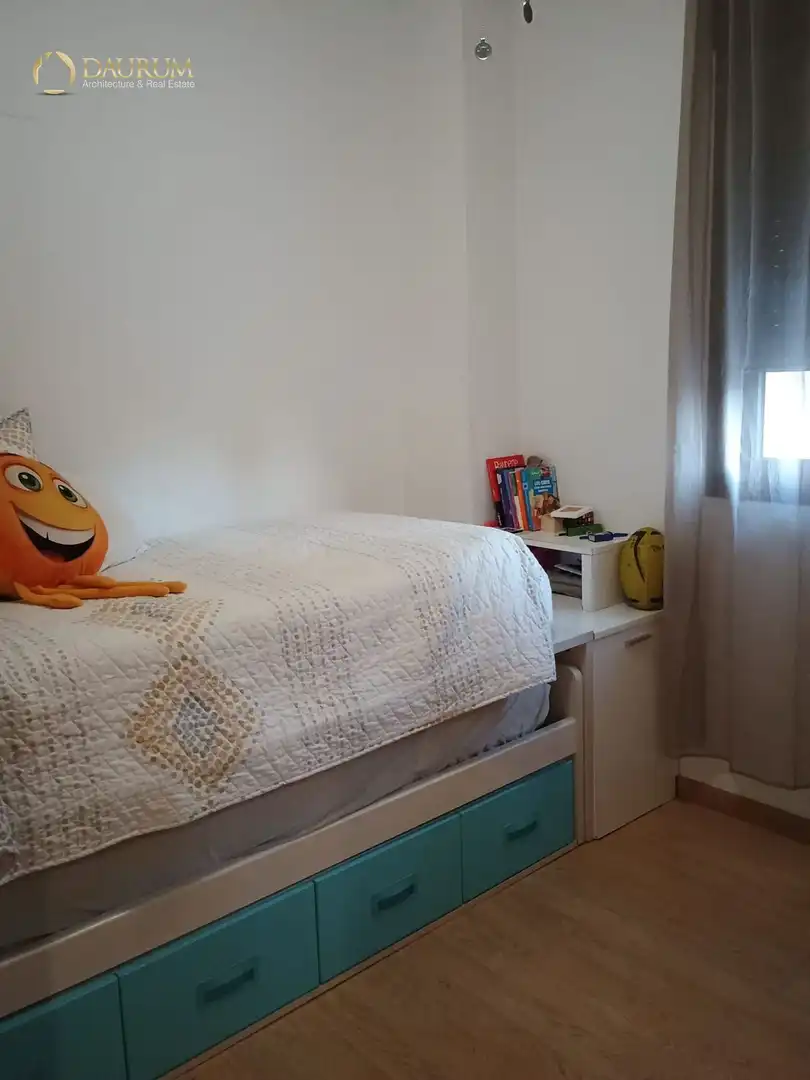 Habitación de Piso en venta en Mairena del Aljarafe con Aire acondicionado, Terraza y Trastero