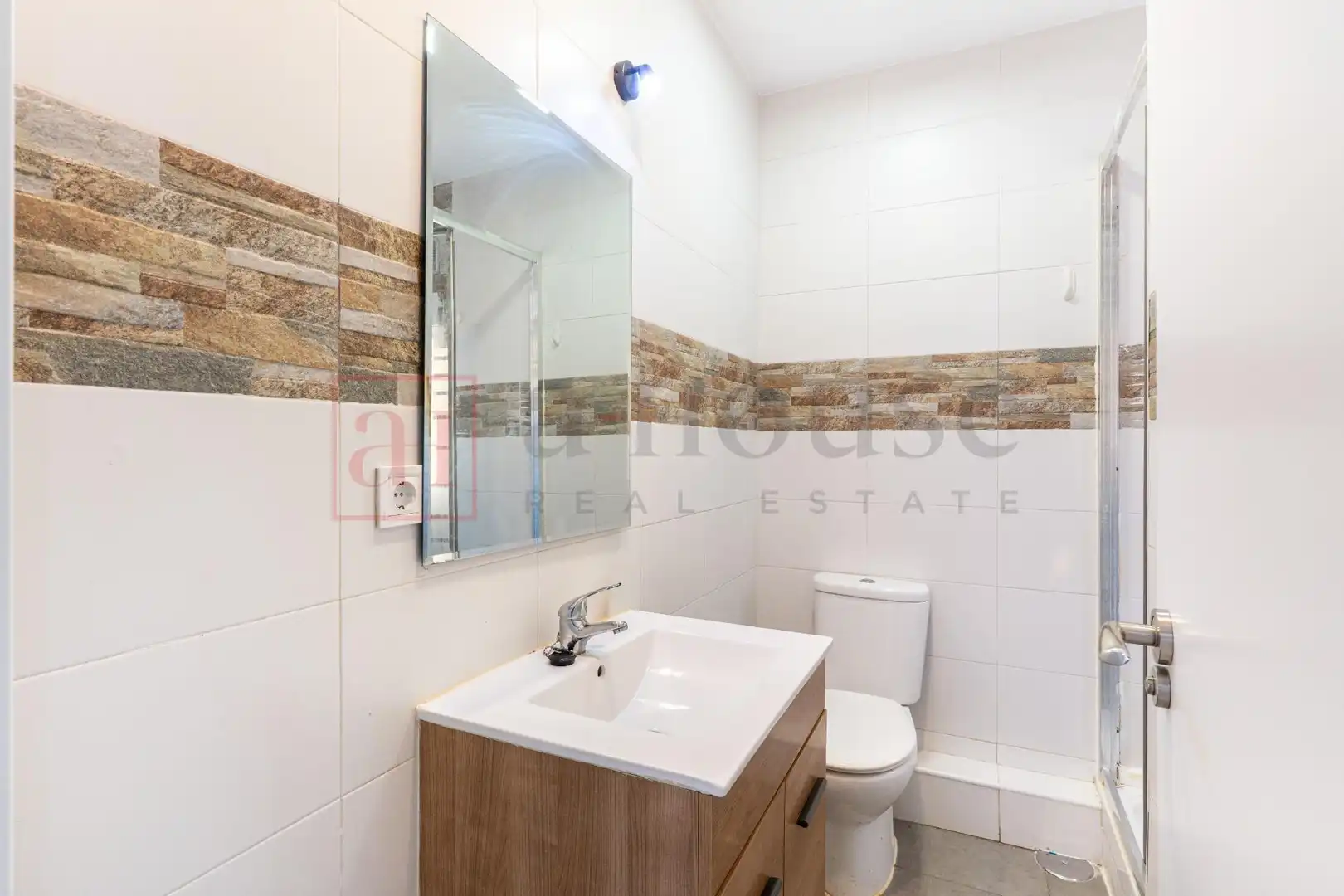 Baño de Piso en venta en Madrid con Calefacción y Parquet