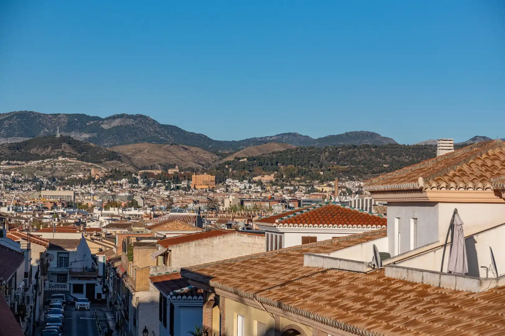 Vista exterior de Ático en venta en Armilla con Aire acondicionado, Terraza y Trastero