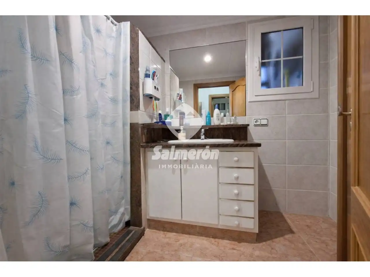 Baño de Piso en venta en Pineda de Mar con Aire acondicionado y Calefacción