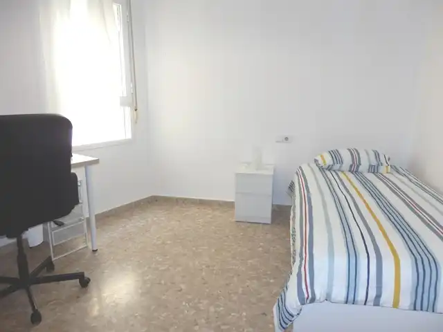 Bedroom of Flat for rent in Valencia  with Furnished, Oven and Washing machine