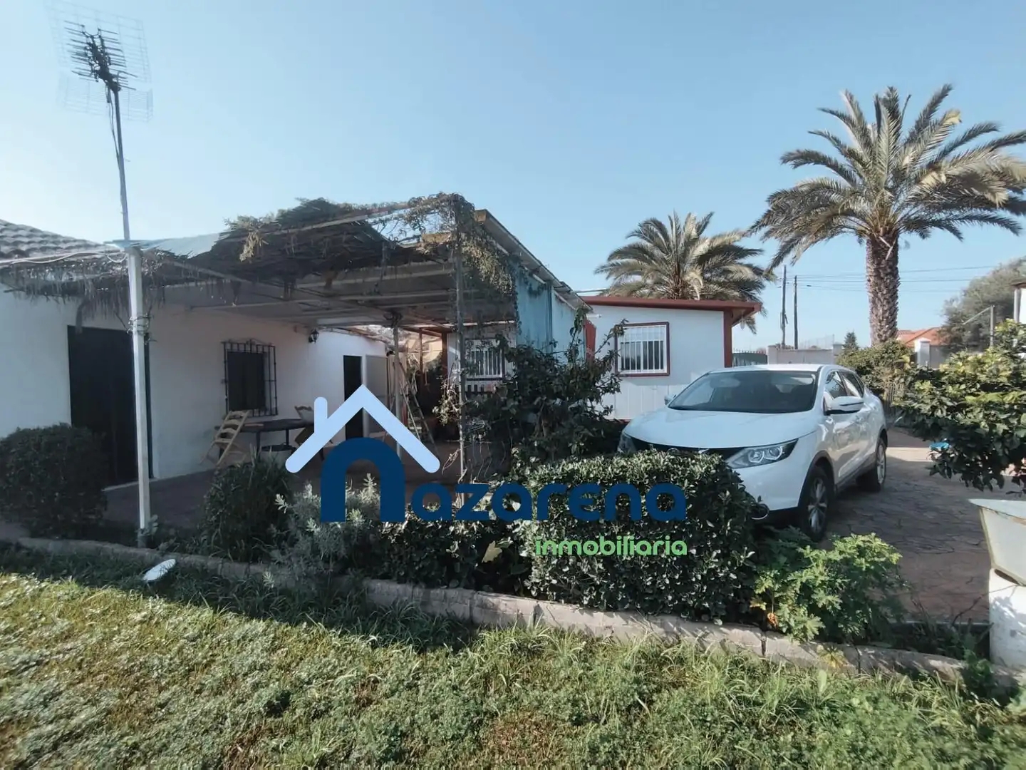 Vista exterior de Terreno en venta en Coria del Río