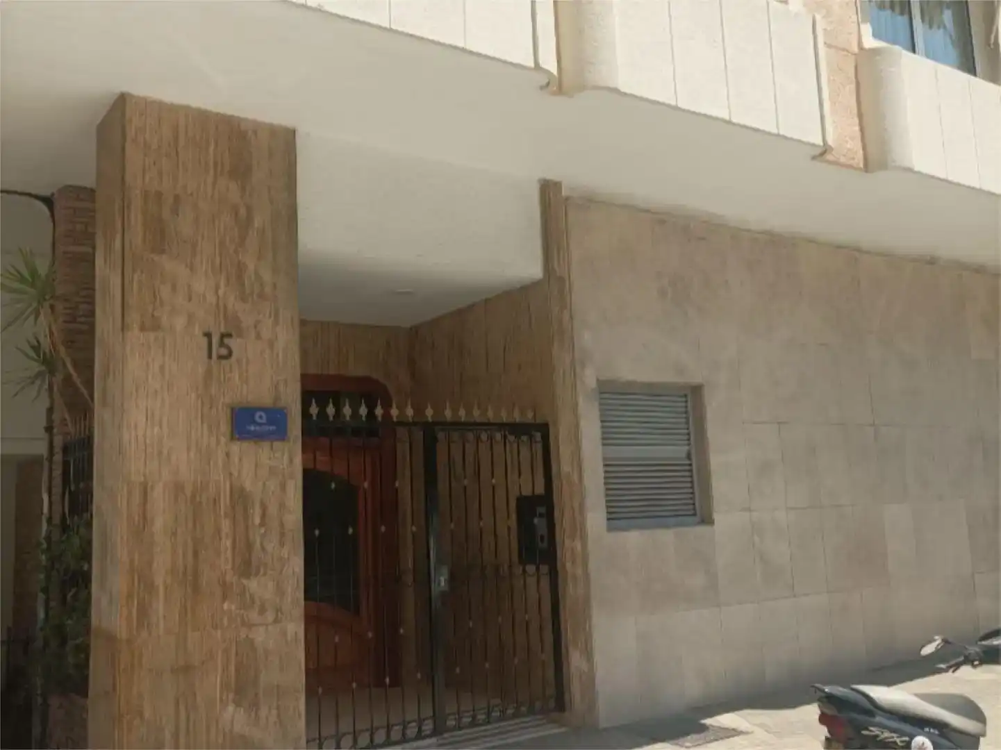 Exterior view of Garage for rent in Valencia