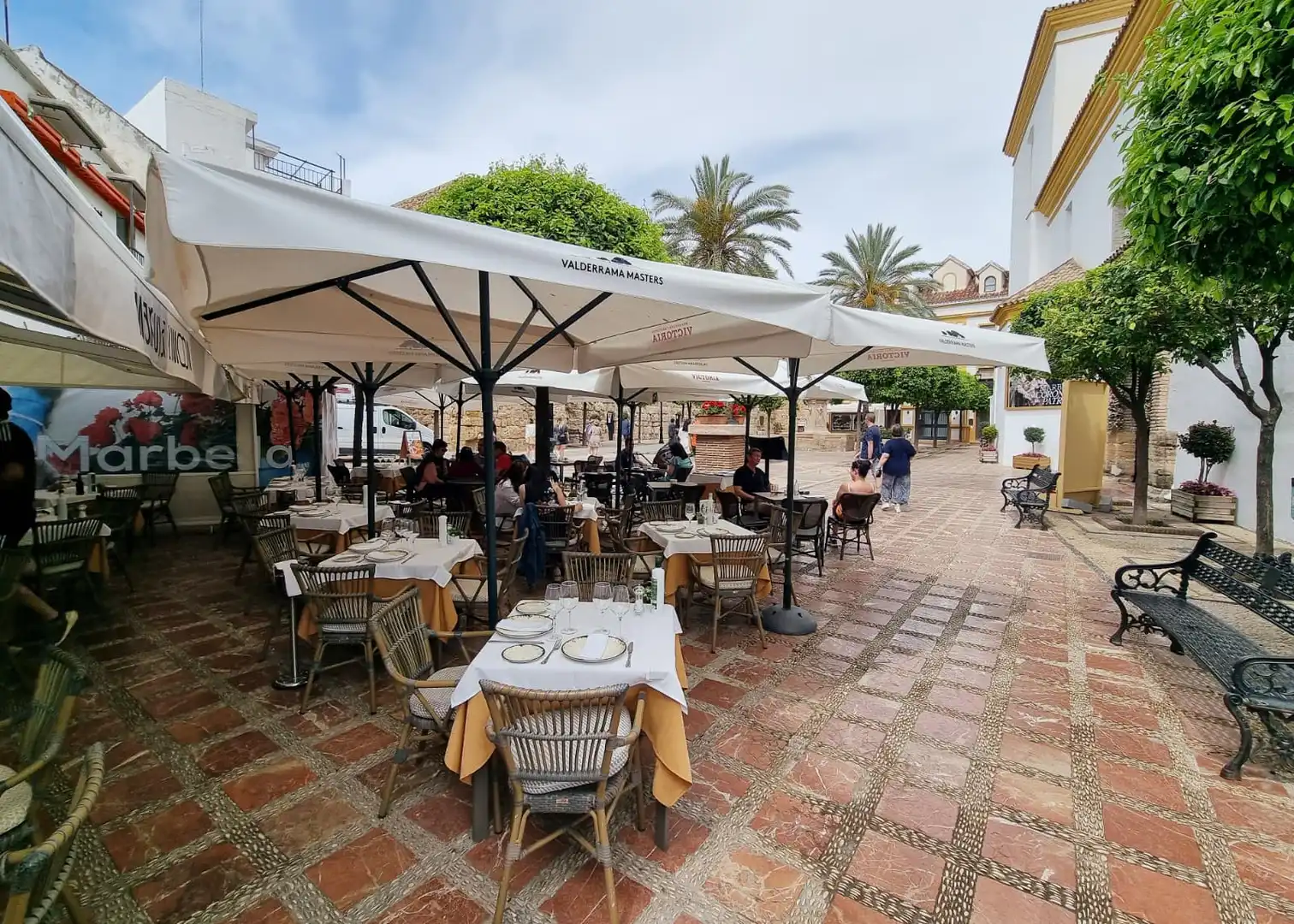 Ground floor for sale in Marbella  with Air Conditioner, Furnished and Internet