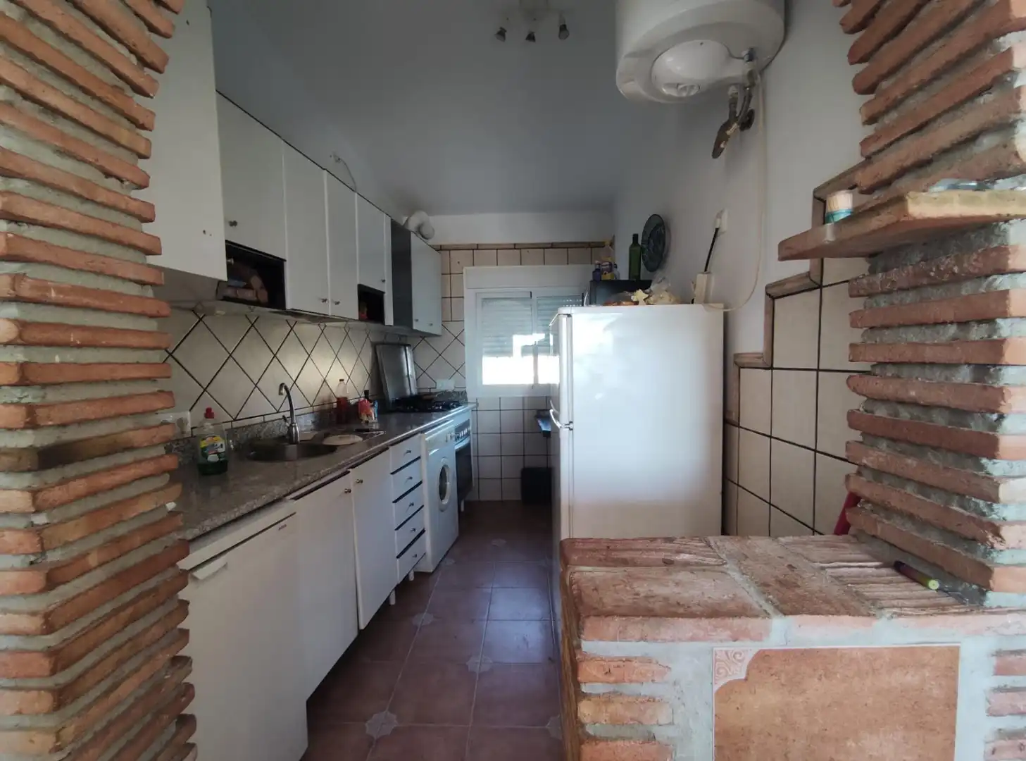 Cocina de Finca rústica en venta en Cútar con Jardín privado, Terraza y Piscina