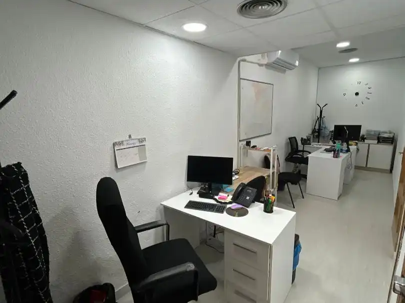 Commercial properties for sale in Madrid  with Air Conditioner, Heating and Parquet flooring