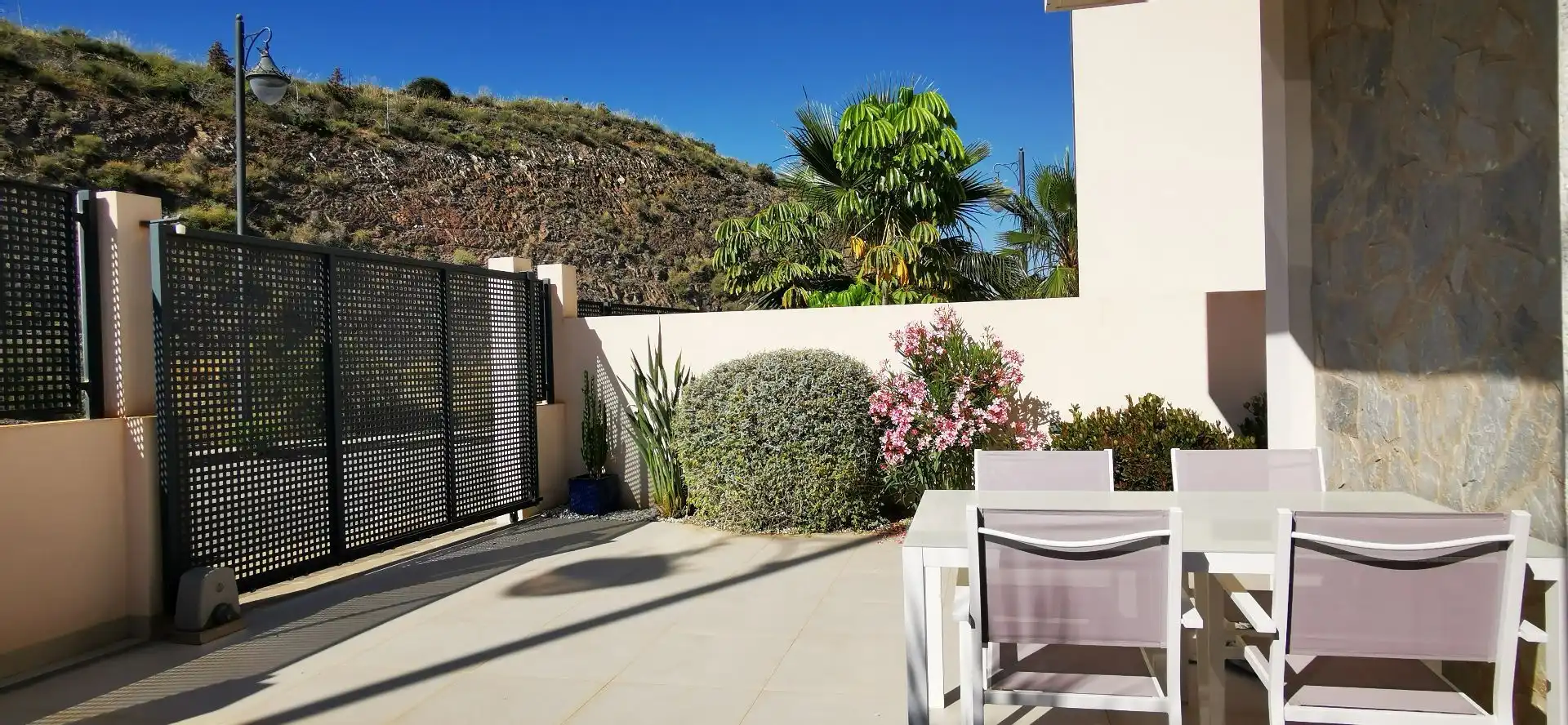 Terrassa de Casa o xalet de lloguer en Águilas amb Aire condicionat, Jardí privat i Terrassa