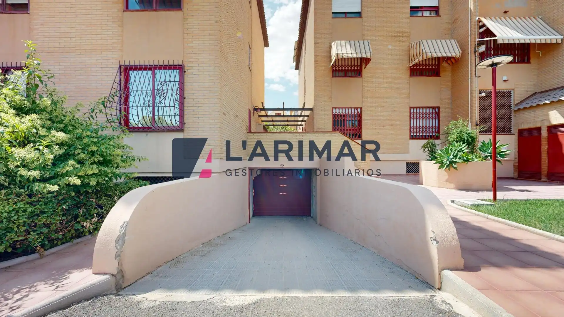 Parking de Piso en venta en Sant Joan d'Alacant con Aire acondicionado, Terraza y Trastero