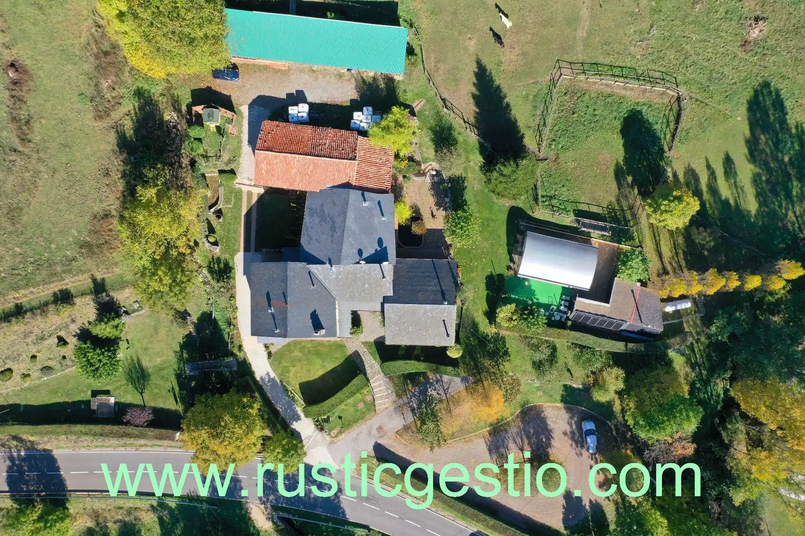 Vista exterior de Finca rústica en venda en Planoles amb Calefacció, Jardí privat i Terrassa