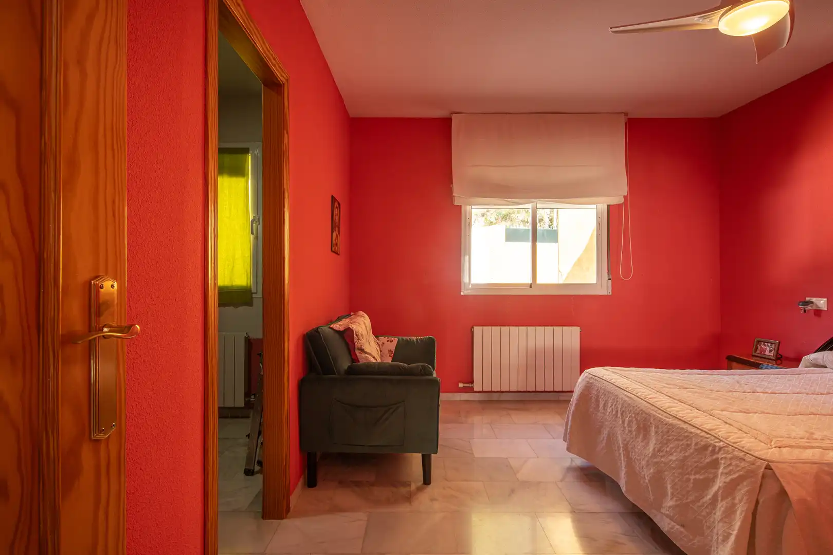 Habitación de Casa adosada en venta en Cenes de la Vega con Aire acondicionado, Calefacción y Terraza