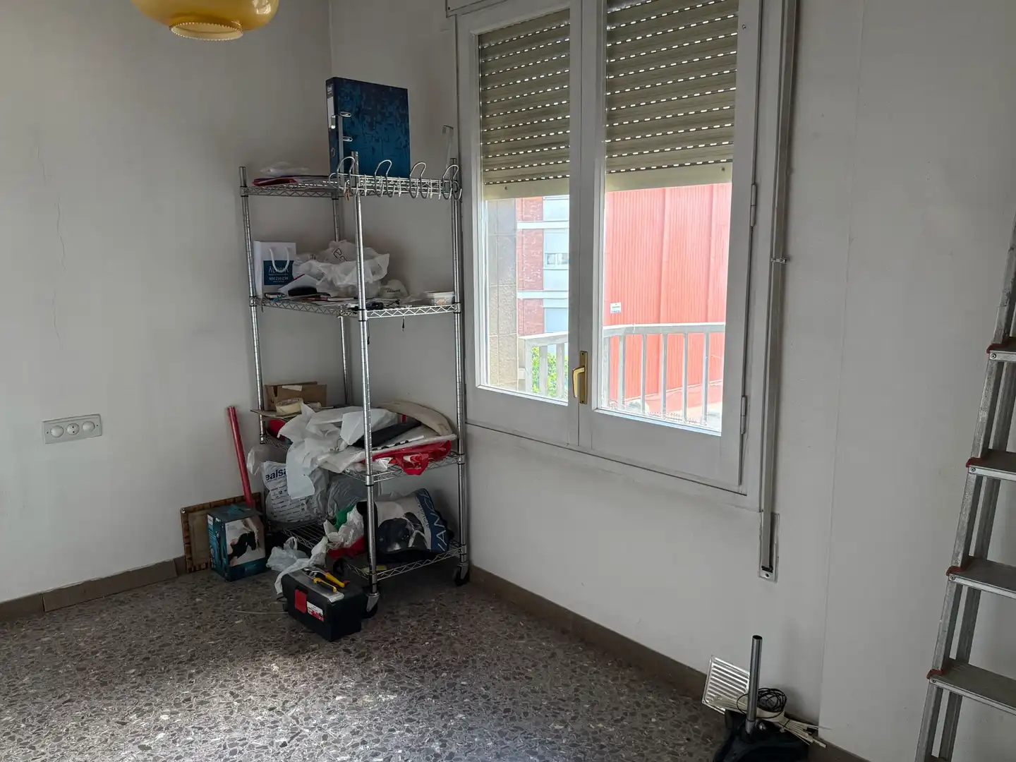 Habitación de Piso en venta en L'Hospitalet de Llobregat con Calefacción, Terraza y Alarma