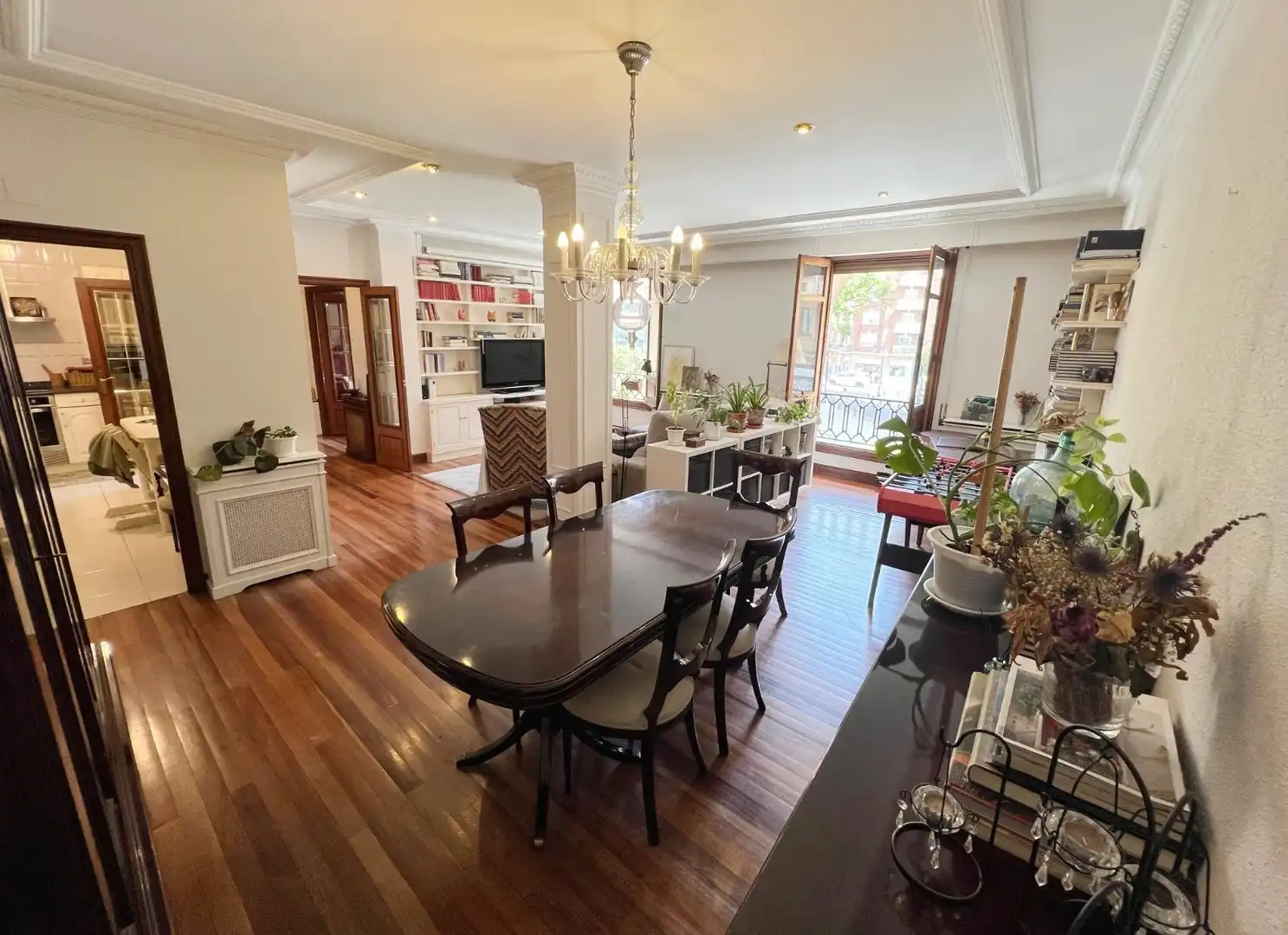 Comedor de Piso en venta en Bilbao  con Calefacción y Amueblado