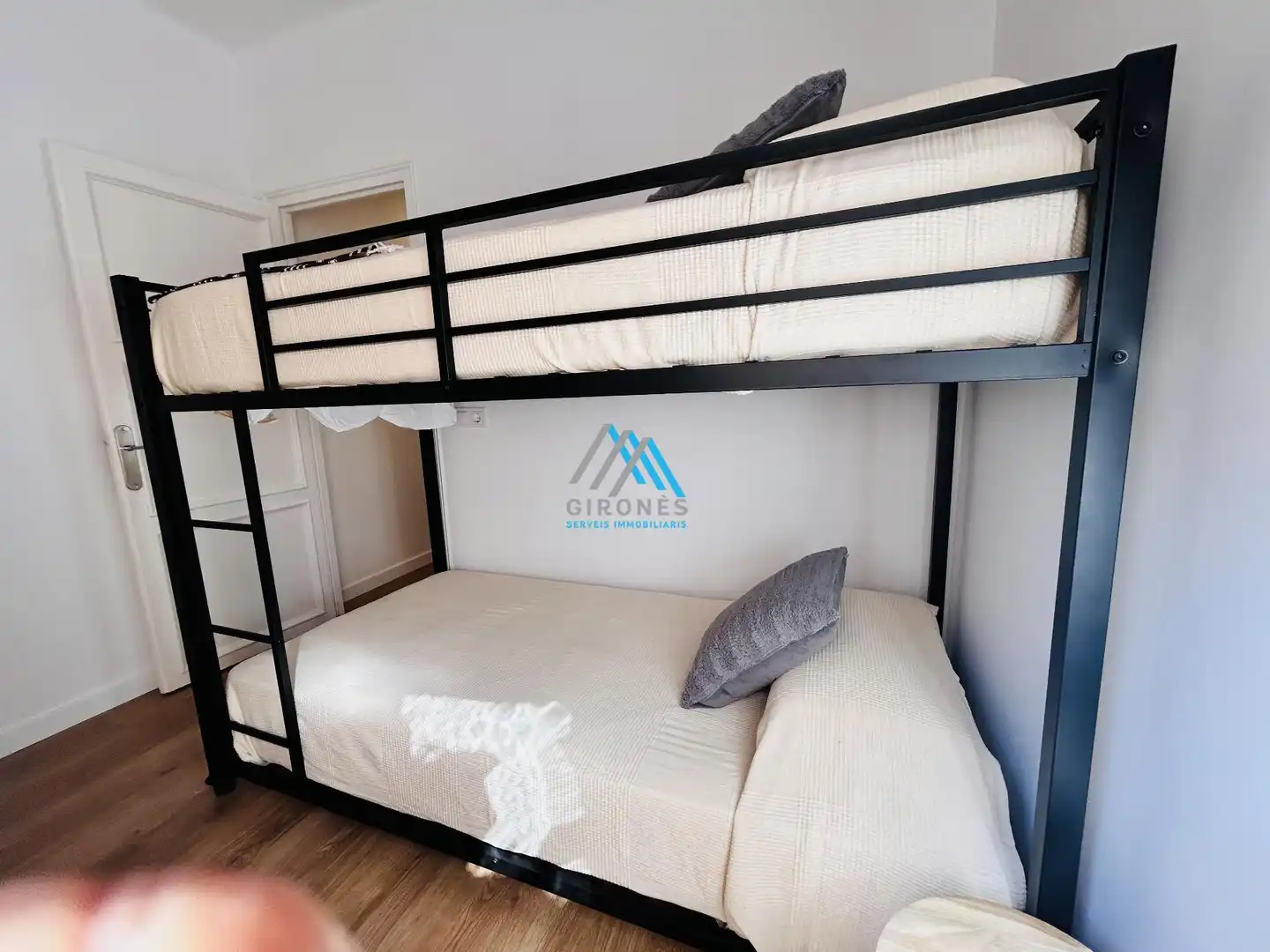 Dormitori de Apartament de lloguer en Sant Feliu de Guíxols amb Parquet i Moblat