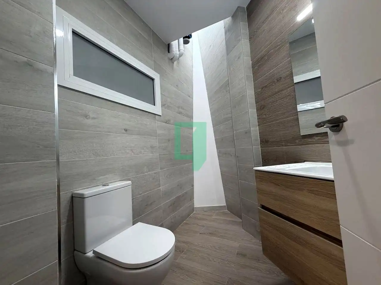 Baño de Dúplex en venta en Badalona con Parquet