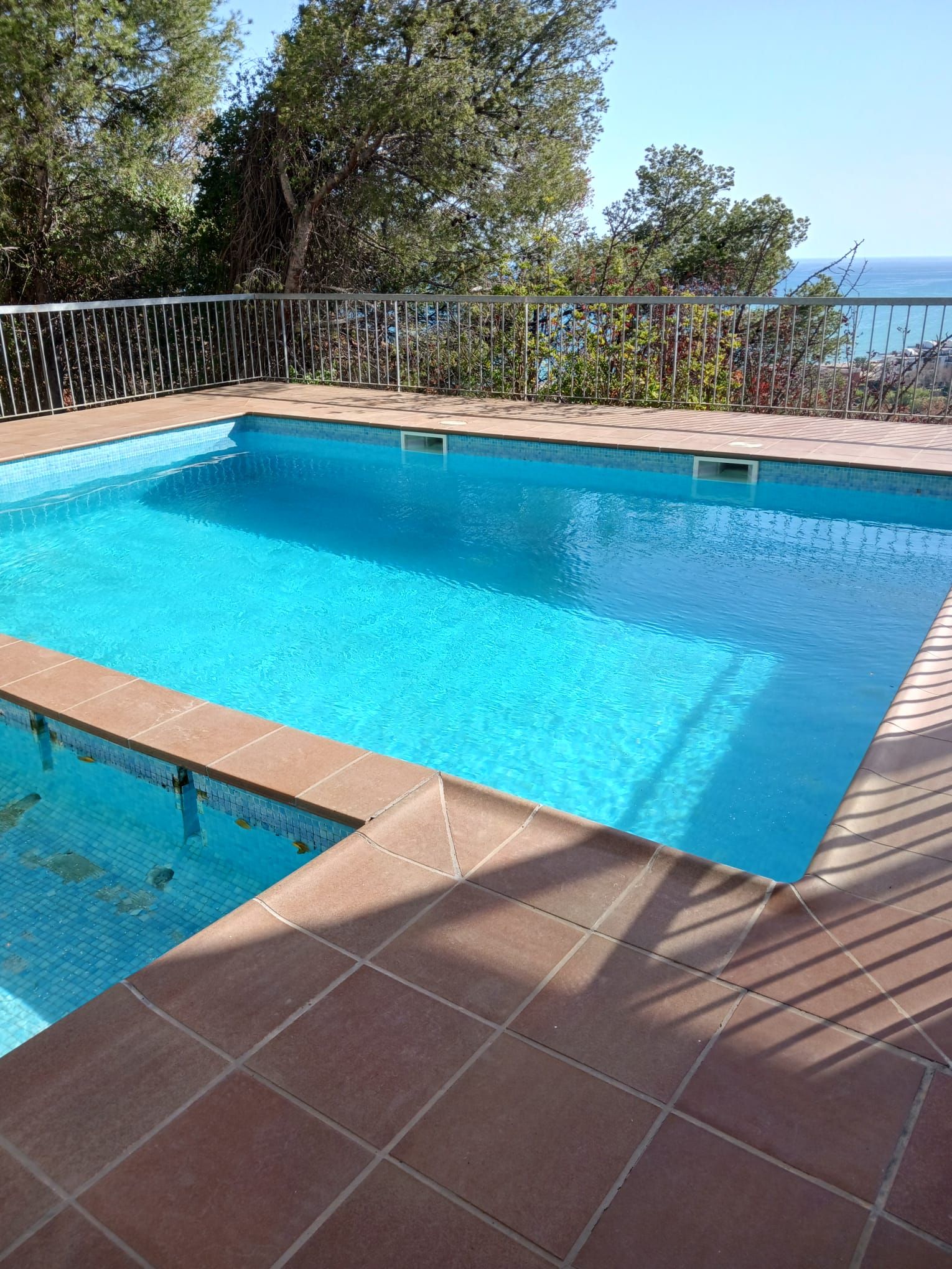 Piscina de Apartament en venda en Castelldefels amb Aire condicionat, Balcó i Alarma