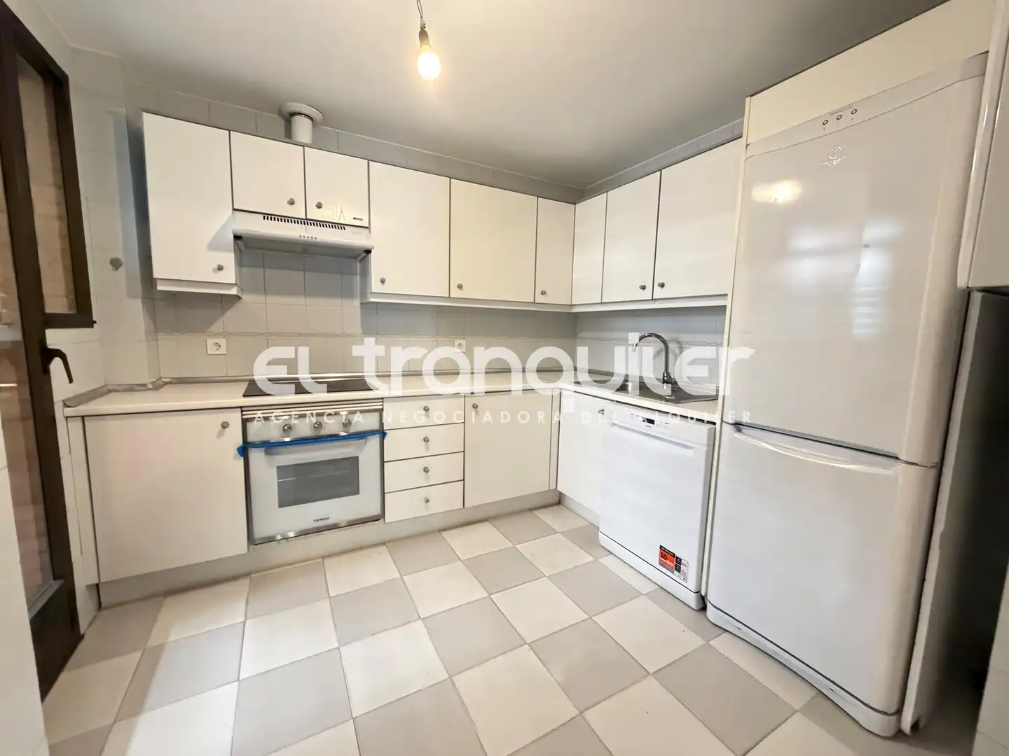 Cocina de Piso de alquiler en Pozuelo de Alarcón con Parquet, Terraza y Trastero