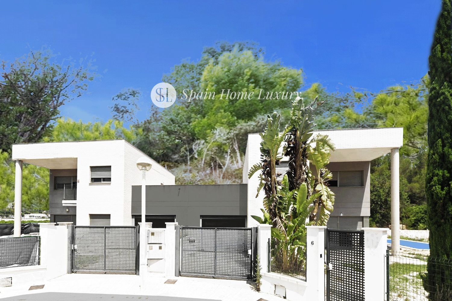 Exterior view of Single-family semi-detached for sale in Montserrat  with Terrace and Swimming Pool