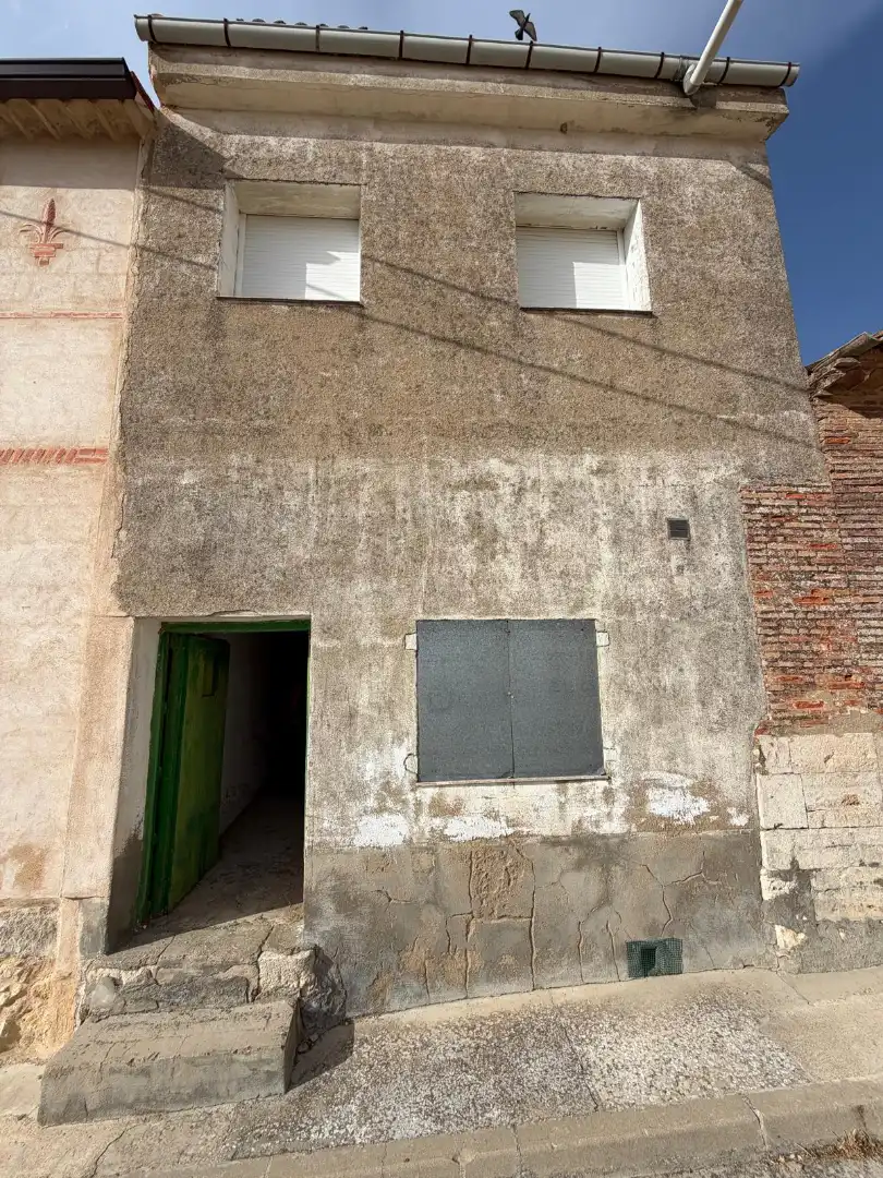 Exterior view of Houses for sale in Tiedra  with Storage room and Furnished