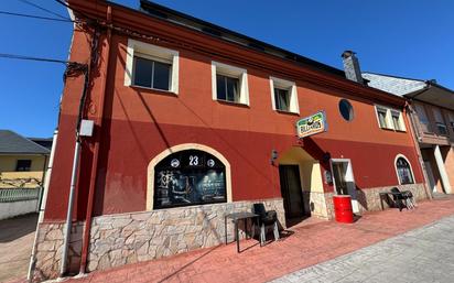 Vista exterior de Casa o xalet en venda en Ponferrada amb Aire condicionat, Calefacció i Terrassa