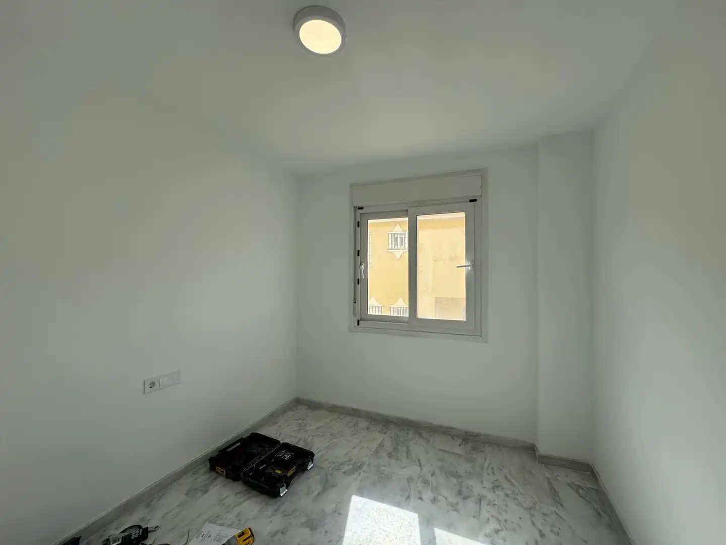 Dormitori de Apartament en venda en Rincón de la Victoria amb Jardí privat, Terrassa i Traster