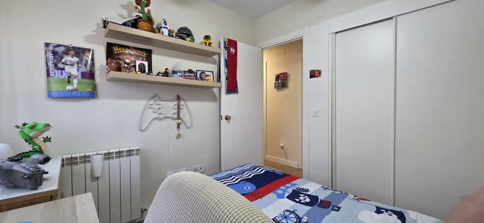 Habitación de Casa o chalet en venta en Getafe con Calefacción y Jardín privado