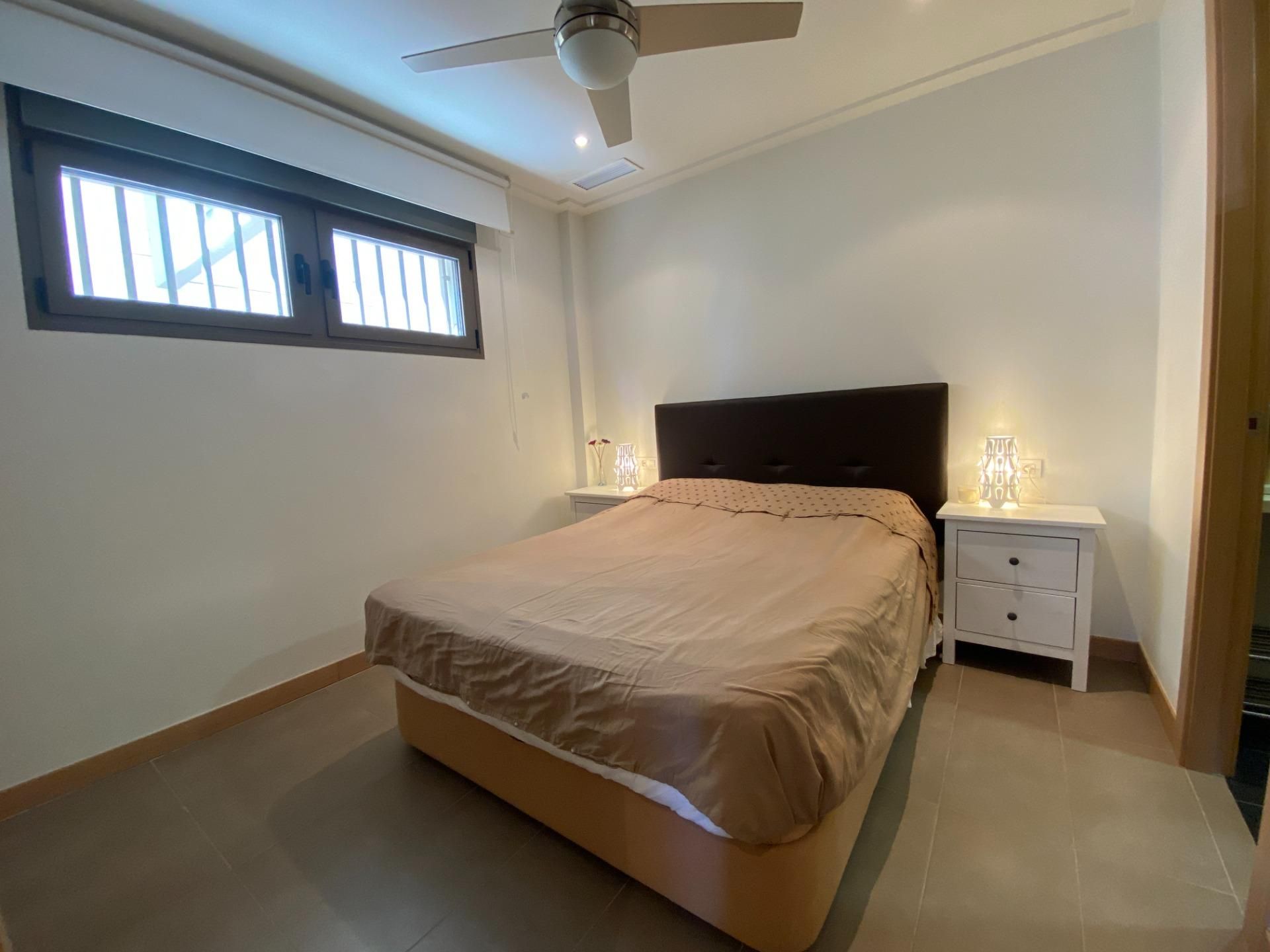 Dormitori de Apartament de lloguer en Elche / Elx amb Jardí privat, Terrassa i Traster