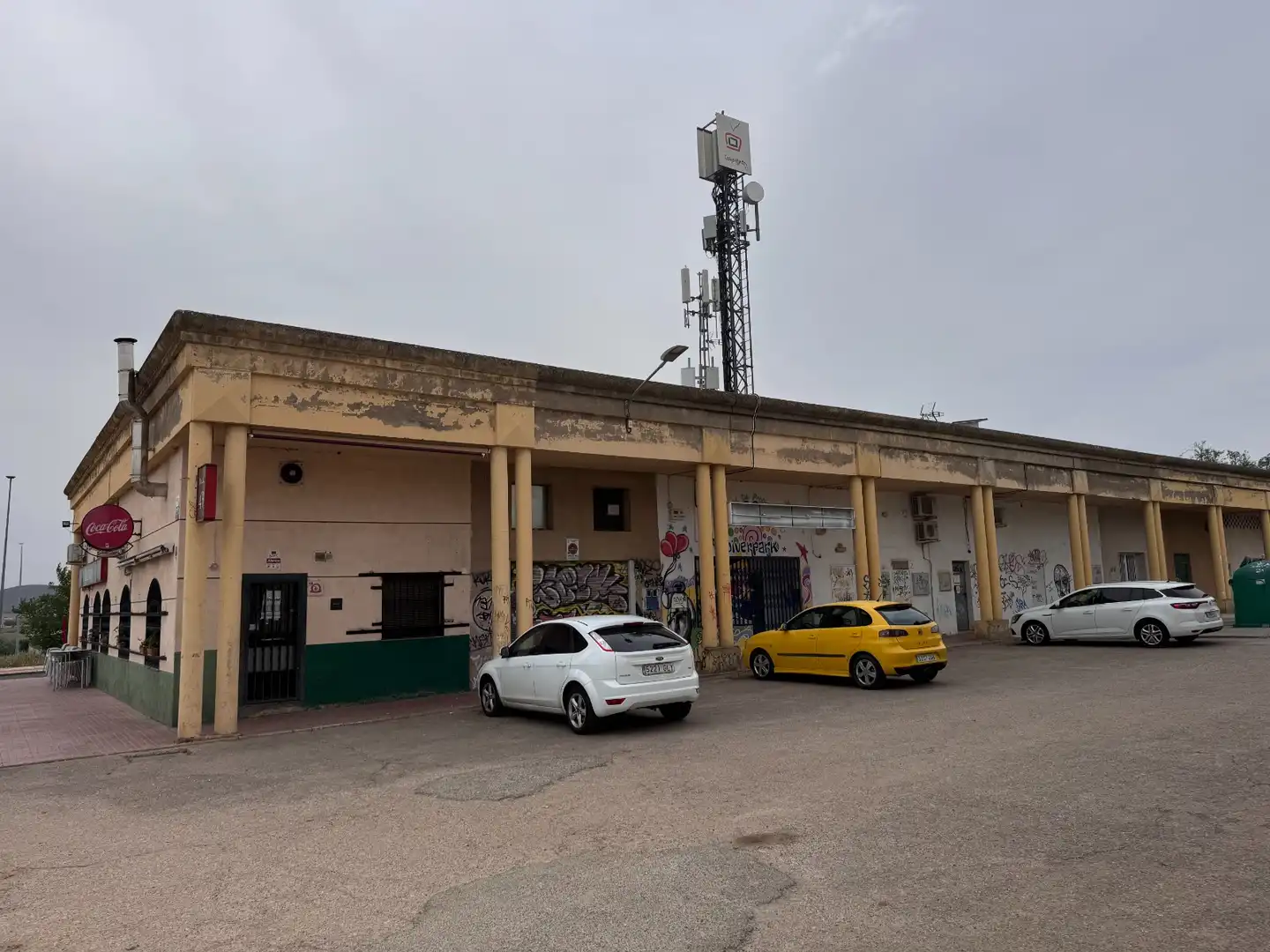 Vista exterior de Local en venta en Cáceres con Aire acondicionado