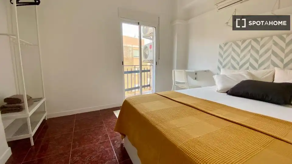 Room in Barrio de Benicalap