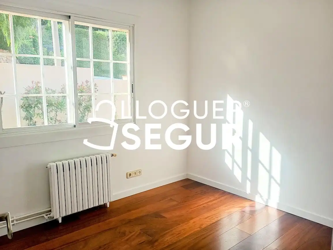 Dormitori de Casa o xalet de lloguer en Cox amb Calefacció, Terrassa i Traster