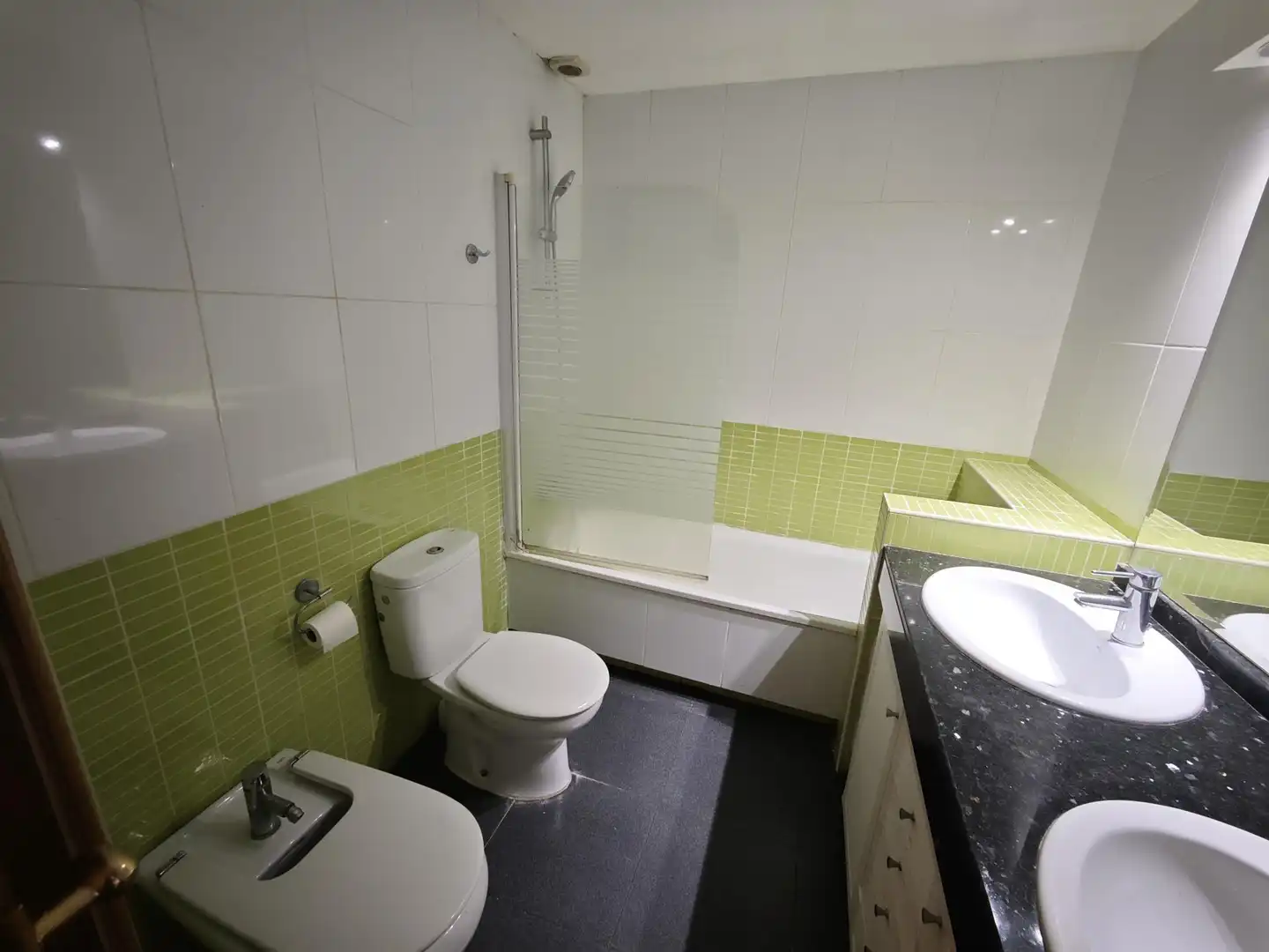 Bany de Pis en venda en Badalona amb Calefacció