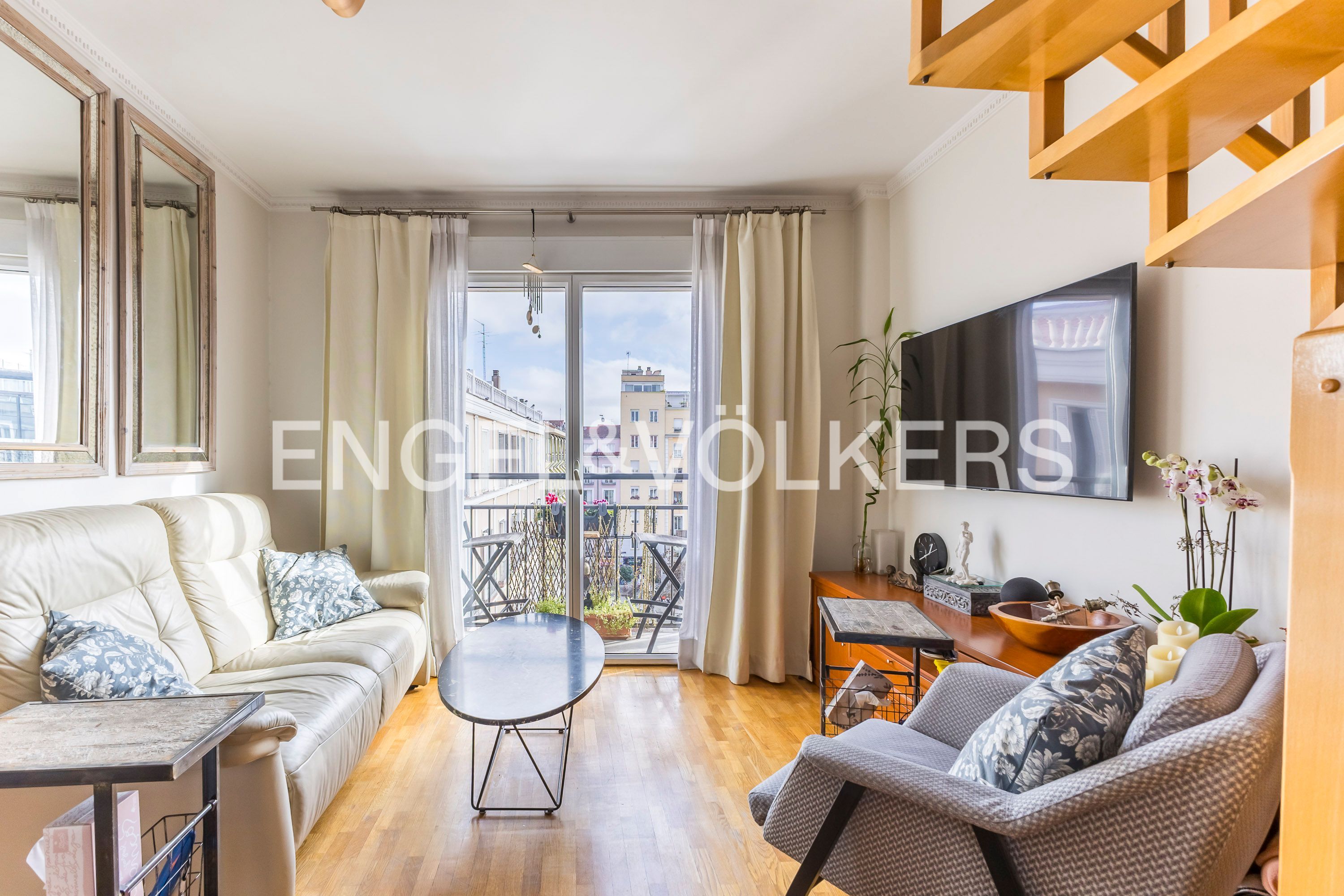 Exterior view of Apartment to rent in  Madrid Capital  with Air Conditioner, Heating and Parquet flooring