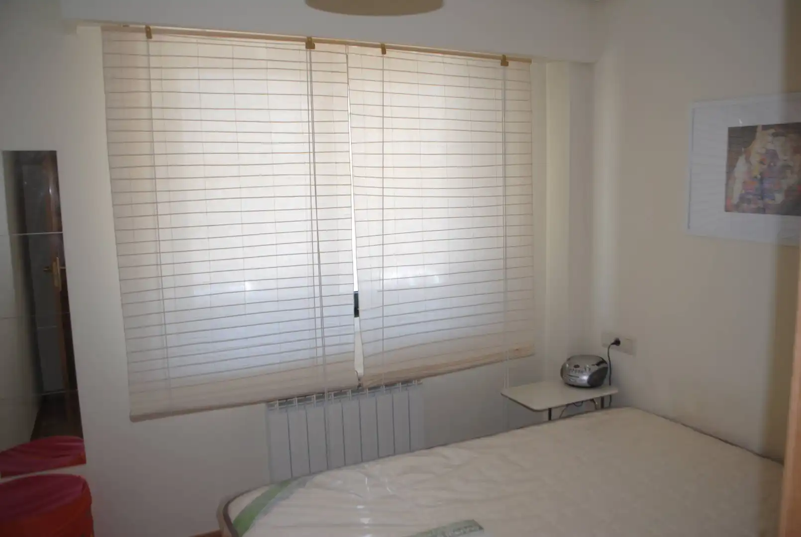 Dormitori de Apartament en venda en Ourense Capital  amb Calefacció, Moblat i Forn