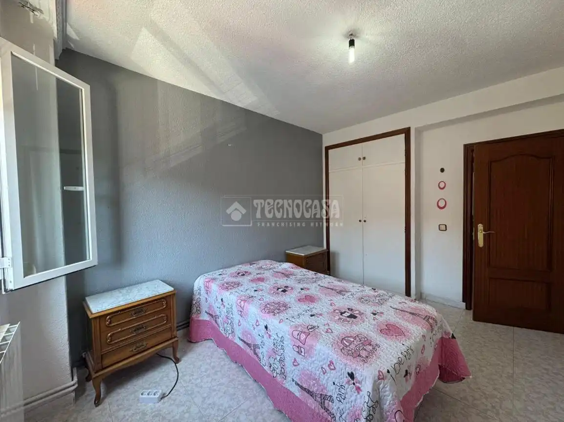 Bedroom of Flat for sale in Alcalá de Henares  with Heating