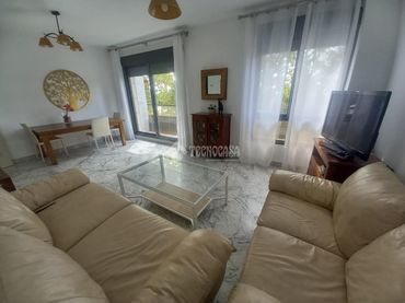 Flat with pool to rent in Macarena
