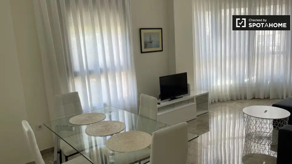 Dining room of Flat for rent in Valencia  with Air Conditioner, Heating and Furnished