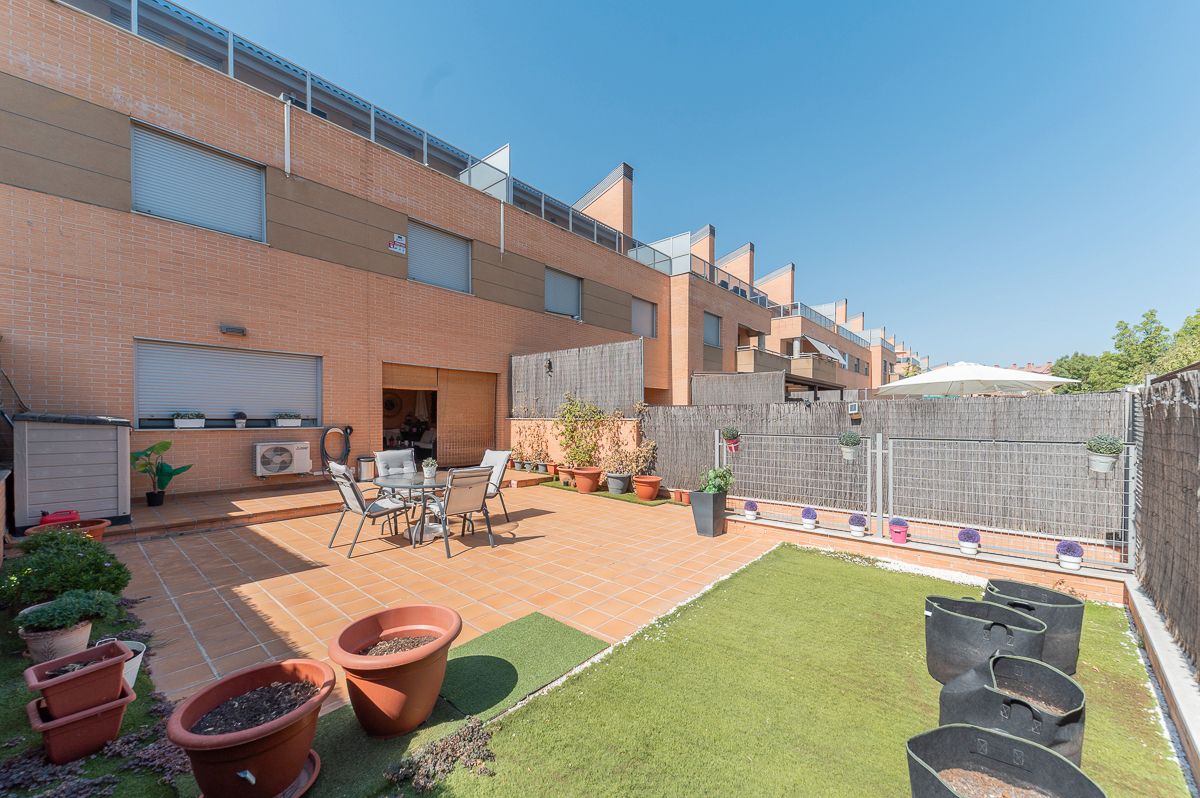 Terrace of Single-family semi-detached for sale in Arroyomolinos (Madrid)  with Air Conditioner, Heating and Private garden